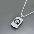 Collier minimaliste en acier inoxydable avec pendentif ajouré en forme de lettre Q - Lettre Q / Argent