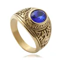 Vintage vergulde roestvrijstalen klasring met facetgeslepen blauwe edelsteen en gravure - Maat 8 / Blauwe Edelsteen Stijl / Goud