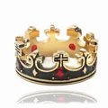 Detalle de anillo de corona de oro vintage con gemas rojas y cruces de esmalte negro - Talla 7 / Oro Vintage Zirconia Roja