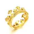 Anillo de corona dorado para hombre en acero inoxidable con detalles grabados - Talla 7 / Color Oro Sin Piedra (Estilo A)