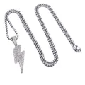 Detalle del colgante de rayo con cristales brillantes y cadena de eslabones cuadrados - 60CM / Colgante de Zirconia Blanco con Cadena 60cm