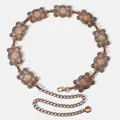 Détail de la chaîne de taille en métal bronze antique avec motifs floraux gravés vintage - Style Motif Irrégulier Bronze (22)
