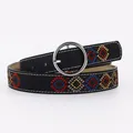 Cintura vintage in pelle nera con ricamo floreale etnico e fibbia ad anello in metallo argento - Stile Fiore Ricamato / Nero