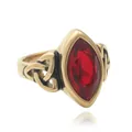 Vintage-Goldring aus Edelstahl mit rotem Edelstein im Marquiseschliff und Keltischem Knoten - US 7 / Gold Rot