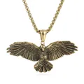 Goldener Adler Anhänger Halskette im Punk-Stil mit Federdetails an einer Box-Halskette - Nur Anhänger (Keine Kette) / Altgold