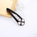 Elegante pinza de pelo de tela negra con trébol de perlas y cristal de estilo retro - Pinza de Presión de Trébol Envuelta en Tela Negra
