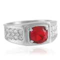 Anillo de acero inoxidable vintage con gran piedra roja redonda y cristales laterales - Talla 7 / Color Acero Gema Roja
