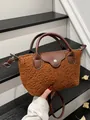 Karamellbraune Plüsch-Damentasche mit Ledergriffen und silbernen Metalldetails - Dunkelbraun