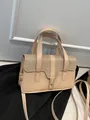 Elegante aprikosenfarbene Lederhandtasche mit diamantbesetzter Klappe und goldenem Drehverschluss - Khaki