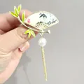 Broche de estilo chino con abanico verde de tinta, perla y borla larga dorada fina - Abanico de Hojas de Bambú (XZ218)