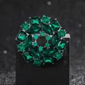Lujoso broche de diamantes de imitación verde esmeralda con cristal y aleación de plata - Guirnalda Verde (XZ02-008A)