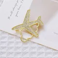 Elegante spilla dorata a forma di aereo e nuvola con strass bianchi brillanti - Aereo con Strass Oro e Nuvola (XZ307)
