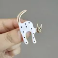 Vintage cat brooch in white enamel with black polka dots and gold-plated details - XZ White Dotted Cat