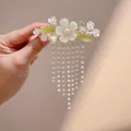 Pinza para el pelo de estilo chino con flores de resina blanca y borlas de perlas - Lirio Blanco Borla Perla (F01-026 Flor Blanca Borla)