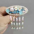 Pinza para el pelo con flor de esmalte azul, marco de perlas y borlas colgantes - Borla de Perla Flor China (F01-011 Borla Perla)