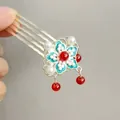Peine chino tradicional dorado con flor de esmalte verde y borlas de perlas rojas - Peine de Flor de Esmalte Verde (F01-015 Peine)