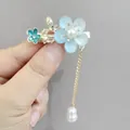 Pinza para el pelo con flores azul-verde, hojas doradas, perlas y borla elegante - Borla Floral Azul Claro (F01-010 Azul)