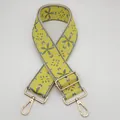 Bandoulière brodée style ethnique avec motif floral jaune et attaches en métal doré - Taille 20