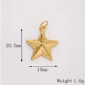Vista detallada de un colgante de estrella dorada con dimensiones 20,5 mm por 18 mm - Estilo Estrella con Patrón Radial y Borde de Cuentas (DZ-135) / Dorado