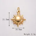 Detailed view of sun-shaped gold pendant with dimensions 21.5mm x 18.8mm and 2.3g weight - Sharp Ray Sun Style (DZ-140) / Gold