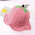 Cappello da sole per bambini a quadretti bianchi e rossi con foglie verdi e gambo di mela - Stile Scozzese Rosso Bianco Foglia 3D / Quadri Rossi