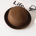 Chapeau de soleil en paille marron foncé pour enfants avec design rond classique - Chocolat