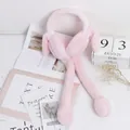 Plüschige rosa Kaninchen-Ohrenschützer mit langen Quasten und Bommeln für Mädchen - Zartrosa