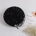 Eleganter schwarzer Woll-Baskenmütze für Mädchen mit weißen Perlen und Glitzersteinen - 52cm / Schwarz