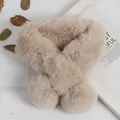 Écharpe croisée en peluche pour enfants avec pompons en fausse fourrure beige - Kaki