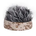 Kreative Camouflage-Mütze mit silbergrauen Perückenhaaren für den Hip-Hop-Look - Einheitsgröße / Khaki Camo mit Grau-Haar