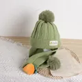 Ensemble bonnet et écharpe tricotés verts pour enfants avec pompon et charme carotte - Vert