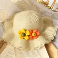 Chapeau de soleil en paille beige pour fille avec bord ondulé et fleurs en tissu - Chapeau / Beige
