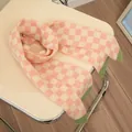 Rosa und beige karierter Strickschal für Kinder mit grünen Details am Rippenstrick - Rosa Colorblock Karo