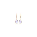 Dettaglio di orecchini a goccia placcati in oro 18K con pietra lavanda e micro perle incastonate - Viola