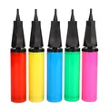 Lot de 5 pompes à ballons manuelles en plastique multicolores pour fête de mariage - Style Tête Plate