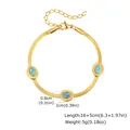 Vista detallada de la pulsera de cadena de serpiente dorada con tres piedras turquesas - Pulsera de Turquesa Azul Verdoso (BR-2635G01)