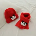 Set invernale per bambini con cappello e sciarpa in maglia rossa e decoro a panda - Taglia unica / Set Cappello E Sciarpa Panda / Rosso Brillante (Motivo Panda)