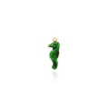 Vue macro du pendentif hippocampe en émail vert avec écailles plaquées or 18 carats - Vert