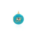 Makroaufnahme des blauen Emaille-Auges des Horus-Anhängers mit 18K Gold und Zirkon - Blau
