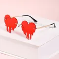 Occhiali da sole a cuore rosso effetto fuso con strass e stanghette dorate - Stile Rosso (Con Scatola da Esposizione)