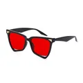 Occhiali da sole cat eye con montatura nera lucida, lenti rosse e dettagli oro - Montatura Nera Lenti Rosse