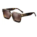 Lunettes de soleil carrées en écaille avec accents métalliques dorés et verres dégradés - Tortoise