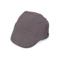 Gorra tipo boina gris oscuro de algodón con costuras decorativas y hebilla metálica - Gris