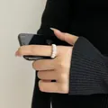 Bague en argent 925 avec incrustations d'émail rose clair et texture ondulée unique - Style de Vague Segmentée Rose (J7111)