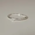 Bague ajustable en argent 925 faite main avec un zircon carré serti à griffes - Style Diamant Unique Incrusté de Griffes Carrées (J7130)