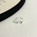 Bague réglable en argent sterling 925 avec texture côtelée verticale et fini poli - Style Plissé à Rayures Verticales (J7063)