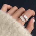 Bague ouverte plume en argent sterling 925 avec design artisanal texturé unique - Style Enveloppant à Double Plume (J7013)