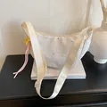 Schultertasche mit Karomuster und Sternenprint sowie verstellbarem Schultergurt - Ohne Anhänger / Weiß