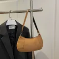Bolso de hombro vintage de ante marrón con cremallera plateada y correa fina para mujer - Marrón