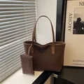 Set borsa tote leopardata per donna con pochette e sottili spalline in pelle - Marrone
